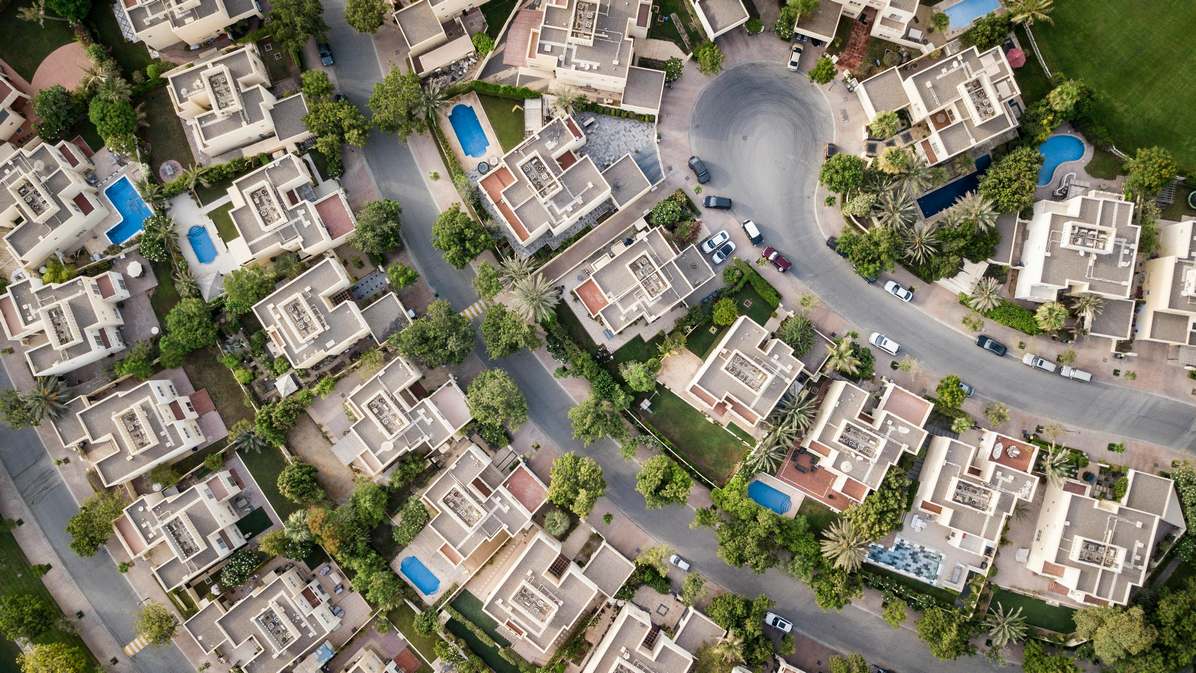 selling real estate in winter
